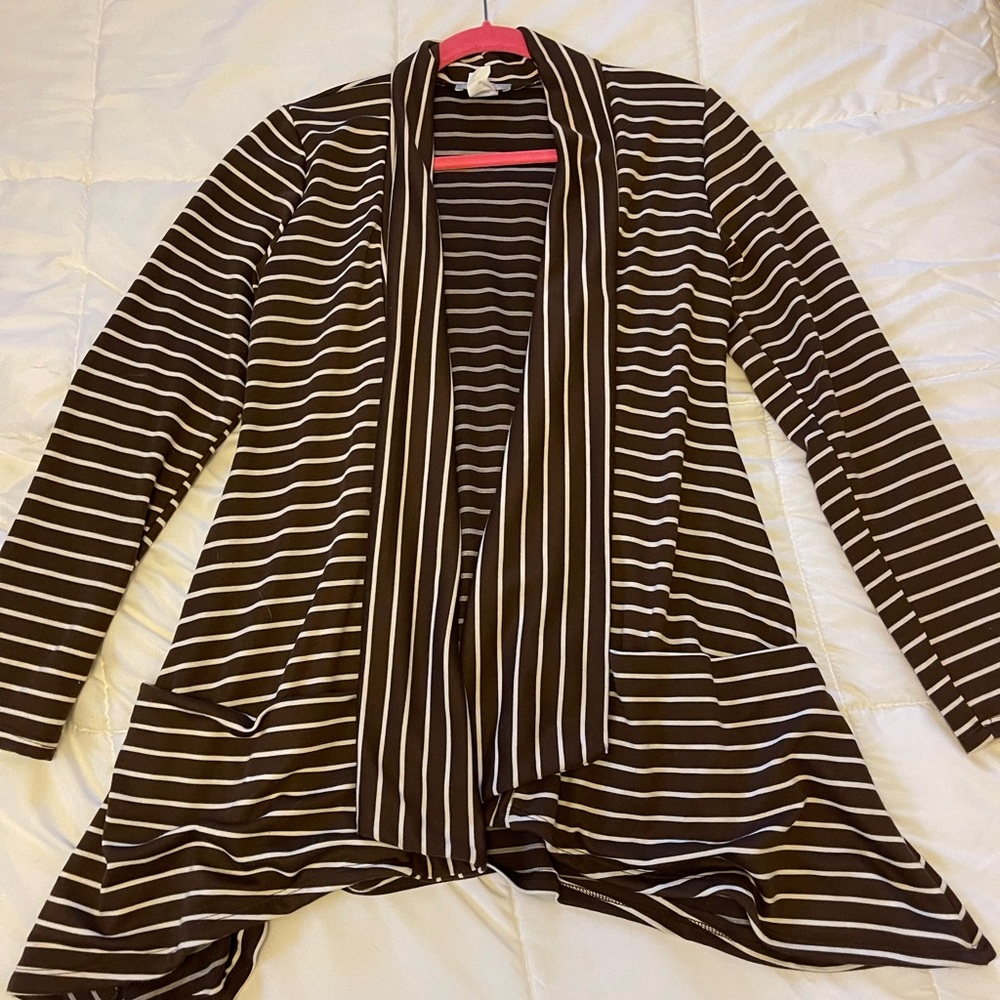 Brown & white knit cardigan, huge pockets, perfect layering piece for fall, EUC